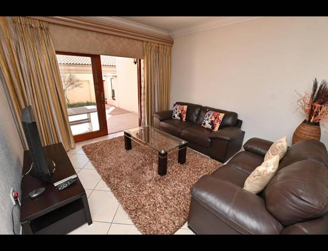 2 BEDROOM PROPERTY TO RENT IN MORNINGSIDE